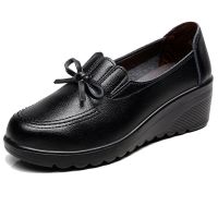 妈妈鞋春秋老人鞋子女士皮鞋中跟中老年女单鞋防滑软底工作鞋厚底 大气黑9907蝴蝶结 收藏宝贝送袜子 35