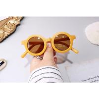 ins丹麦同款复古洋气儿童太阳镜男女潮小童墨镜UV400防紫外线眼镜 黄色(收藏宝贝送眼镜盒)