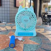 手持风扇小风扇充电迷你小风扇便携随身学生宿舍可爱桌面静音风扇 猫耳款蓝 带夜灯+充电线-续航1-2小时