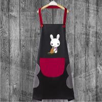 围裙可擦手家用厨房男女防水防油韩版简约餐厅夏季新款围腰工作服 黑身红兜 小兔防水围裙+擦手巾