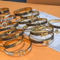 长沙中古盲盒真皮老花拆包手镯四叶草潮流气质不掉色批发代发驴家 手镯随机发 不带盒