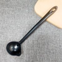 外贸厨房不粘锅专用尼龙汁勺调味勺引流嘴分汤勺鸭嘴勺浇汁小汤勺 一个汁勺