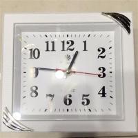 现代简约挂钟办公客厅卧室时钟创意挂表小号方形石英钟表 白色 其他