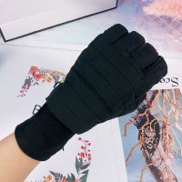 手套女秋冬季保暖开车春天骑电动车弹力防滑单层触屏可爱韩版薄款 时尚黑 均码