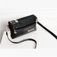 轻奢2021新款休闲斜挎单肩时尚包零钱手机女包手提百搭复古小方包 小号黑色鳄鱼纹两层