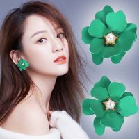 远方情睡觉不用摘的耳环女新款潮气质韩国百搭水晶耳钉耳饰品E616 夸张清新花朵耳钉 蓝绿色