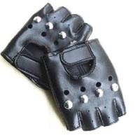 儿童皮革手套白色小孩幼儿半指露指舞台演出手套街舞霹雳舞手套韩版男女表演皮手套军队表演军装. 标价:一双手套价格 黑色带钉