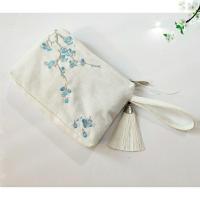 简约可爱古风帆布包拉链刺绣零钱包手拿小包女小清新复古女钥匙包 白色青梅