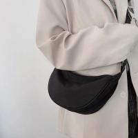 优家试衣间斜挎包新款单肩包尼龙饺子包女式挎包小布包U家 435 黑色【高品质+防水+急货】