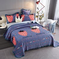 水晶绒床盖毯单件榻榻米套罩欧式绗缝垫夹棉床单大炕毯铺床三件套 大草莓 （150宽x225长）单件（花边款）