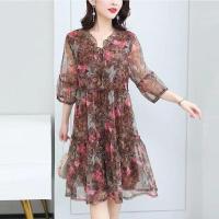 妈妈装碎花连衣裙胖mm大码夏季遮肚子显瘦五分袖网纱拼接A字裙 粉咖色 M 建议95-110斤