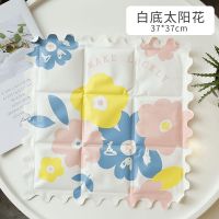 夏季冰垫坐垫凉垫汽车水袋降温椅垫夏天免注水冰晶透气学生冰凉枕 7705白底太阳花 一个装