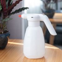 泓霏电动喷壶2L自动喷水壶洒水壶浇花壶园艺家用锂电洗车神器 白色