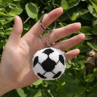 珠绣小车挂件手工2020年新款印花十字绣钥匙扣篮球足球情侣自己绣 珠绣足球一个钥匙扣