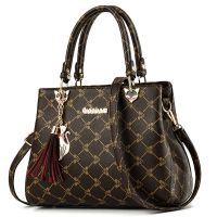 大气女包包2021夏季新款韩版百搭手提包大包单肩斜挎妈妈包潮 深咖印花款/深咖印花(送钱包)