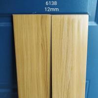 12mm强化复合木地板批发家庭装修板材高耐磨封腊防水防滑 6138浮雕816*158