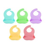 宝宝吃饭围兜硅胶饭兜防水婴幼儿立体围嘴超软儿童小孩大号免洗 普通无印花(颜色随机)