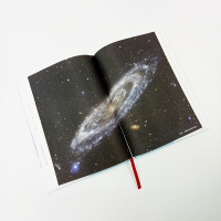 [精装典藏版]正版星星离我们有多远 卞毓麟 名著 新编初中语文教材推荐阅读 初中生八年级上册课内外阅读书籍科普知识读物