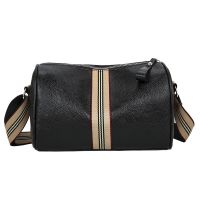 2021新款斜跨包手提包水桶女包包时尚手机小包迷你波士顿枕头包潮 黑色