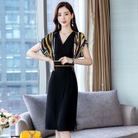 V领印花连衣裙2021女装新款夏气质显瘦修身法式桔梗赫本风小黑裙 黑黄色 S 80-95斤