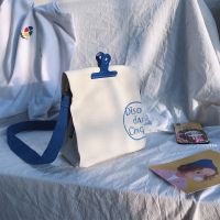 韩国ins可爱古着感斜挎包日系港风原宿少女Chic软妹单肩包帆布包 白色 关注店铺随机送1枚胸针