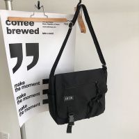 斜挎包男士日系潮牌休闲帆布包单肩包学生大容量斜跨背差包 黑无挂件(关注店铺送小礼物)