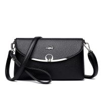 卡帝乐鳄鱼软皮女包单肩斜挎包2021新款中年时尚百搭小包包妈妈包 黑色