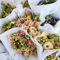 无纺布鲜花套袋,棉带,鲜花袋包装袋环保鲜花套袋梯形无纺布袋 上18下9高30 100个