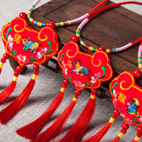 乳白色 生肖长命锁[马] 端午节小孩挂脖刺绣驱蚊香包长命锁香囊袋子儿童随身荷包