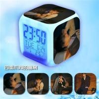 四面不同04款送电池(新疆西藏不 刘昊然闹钟唐人街探案同款周边七彩夜光静音床头钟表学生创意时钟