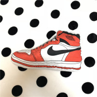 AJ 红 小号长度40厘米 ins创意汽车靠垫 儿童卡通玩偶抱枕靠垫AJ1篮球鞋抱枕 男朋友礼物