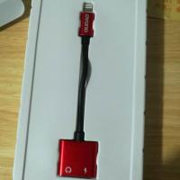 红色双扁口转接线 独到人气苹果七手机数据线耳麦转接头max8二合一XS换充电听歌同时