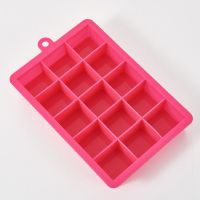 硅胶冰格家用带盖制冰盒宝宝辅食盒冰箱自制做冻冰块雪糕模具|玫红色 15格无盖