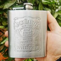 加厚俄罗斯酒壶不锈钢随身便携户外小酒瓶家用迷你红白酒壶扁水壶|4两小酒壶杰克图案（赠漏斗）