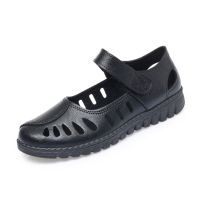 2021新款夏季凉鞋软底镂空妈妈鞋中年平底皮鞋女中老年洞洞鞋防滑 黑色 黑色1908 35