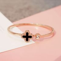 钛钢玫瑰金四叶草手镯女学生韩版简约手环闺蜜一对情人节生日礼物 玫瑰金+黑