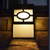 太阳能灯墙壁灯篱笆灯户外防水家用花园庭院灯围墙装饰灯复古LED A款窗格灯-暖光