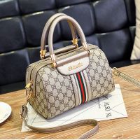 2021韩版新款时尚波士顿女包手提包印花百搭枕头包单肩斜挎小包包 款式二古铜