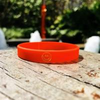 星邦 原创潮牌KISS ME IF YOU CAN情侣男女笑脸发光硅胶手环腕带 红色 190*8*2.3MM