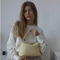 Briskerblack小众设计师枕头包小号单肩手提斜挎荔枝纹牛皮腋下包 淡黄油