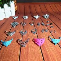 芭比娃娃服饰衣服配饰项链首饰皇冠套装女孩玩具鞋家具婚纱裙子 20件饰品+送水晶鞋包包