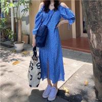 蓝色露肩碎花吊带连衣裙2021新款夏超仙甜美长袖薄款海边度假裙子 蓝色[优质面料 舒适透气] S [建议80-95斤]