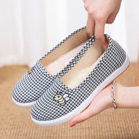 春夏新款老北京布鞋女防滑平跟软底舒适妈妈鞋中老年人单鞋奶奶鞋 黑色 小蜜蜂 35