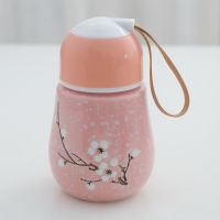 特价雪梅灯泡杯创意陶瓷便携随手杯带手提盖马克学生企鹅杯水杯 粉色