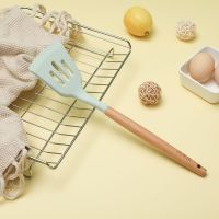 不粘锅硅胶铲勺家用厨具原木手柄炒菜油刷耐高温锅铲汤勺护锅专用 硅胶煎铲-马卡龙