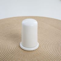 创意家用多彩骨瓷小熊牙签笼盒陶瓷时尚牙签筒高档可爱牙签罐摆件 纯牛奶白-普通牙签1个