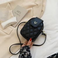 卡帝乐鳄鱼小包包2021新款潮时尚洋气简约菱格手机包百搭斜挎女包 黑色