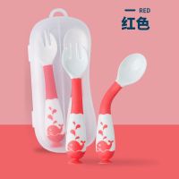 宝宝学吃饭勺子婴儿训练弯头勺卡通勺套装练习筷子儿童餐具叉勺盒 鲸鱼红 (勺子+叉子)带收纳盒