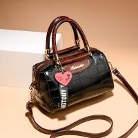 [富贵鸟]新款复古鳄鱼纹单肩女包古门欧版波士顿手提斜跨包 黑色