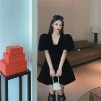 2021春季新款复古方领气质宫廷风泡泡袖丝绒连衣裙时尚蓬蓬裙女装 黑色 S